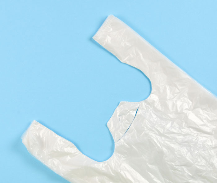 نایلون فقط یک پلاستیک ساده نیست… نایلون یعنی: مقاومت، انعطاف‌پذیری، و انتقال پیام برند به ساده‌ترین شکل